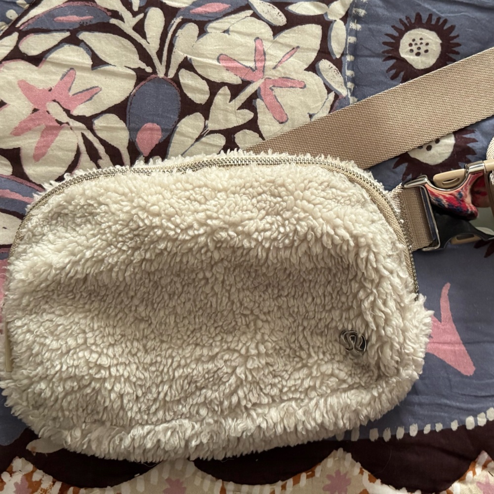 Lululemon Cream Sherpa Bag